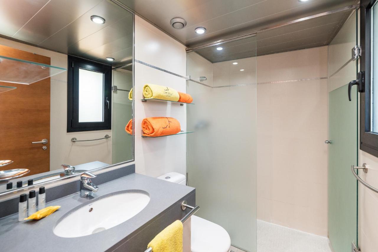 Aparthotel Las Palmeras Castelldefels Dış mekan fotoğraf