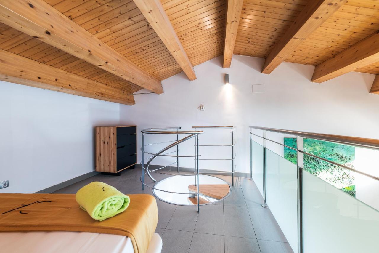 Aparthotel Las Palmeras Castelldefels Dış mekan fotoğraf