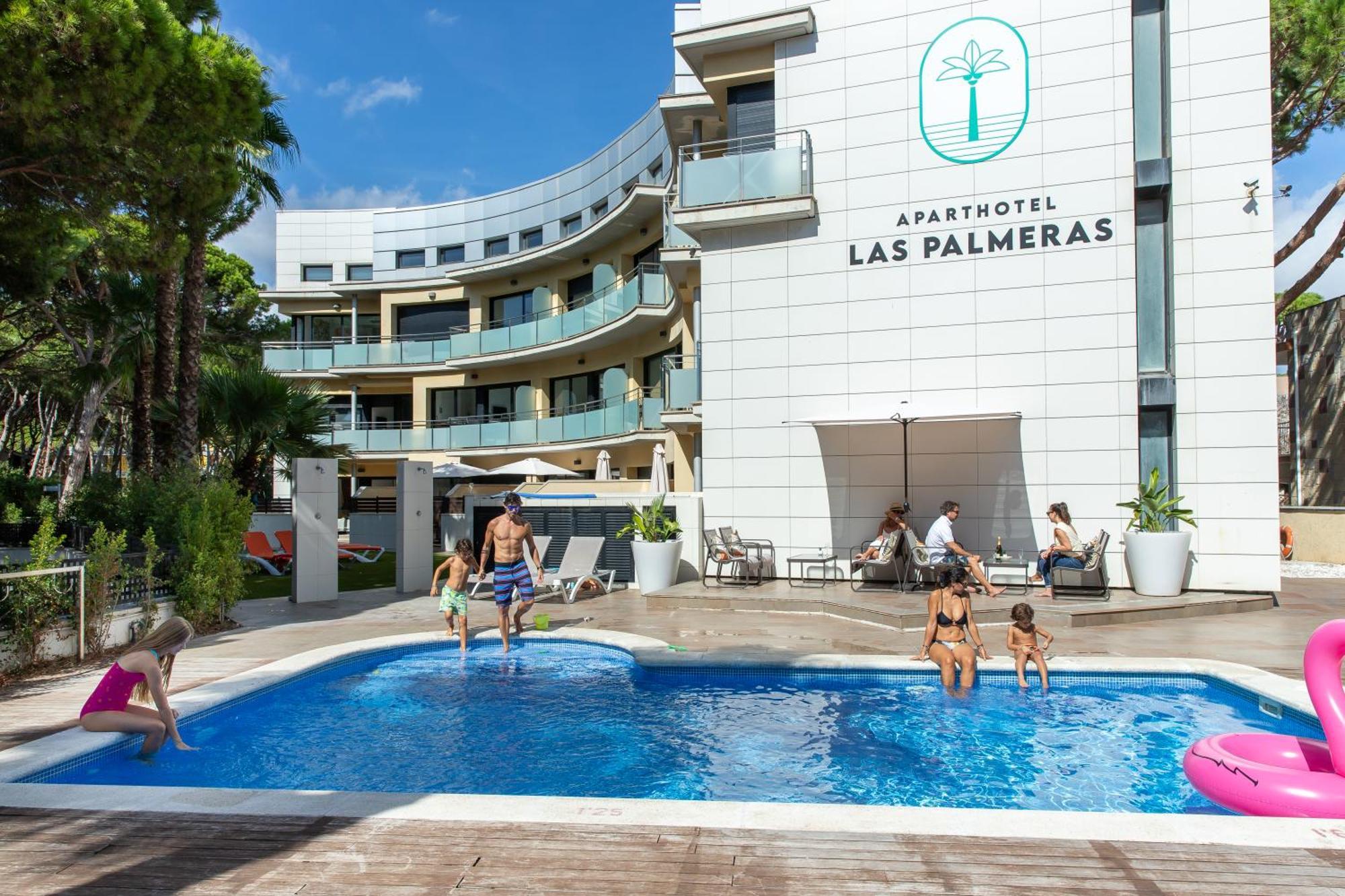 Aparthotel Las Palmeras Castelldefels Dış mekan fotoğraf